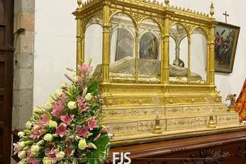 Preparación de los pasos de la Semana Santa de San Juan/Francisco Javier Santana.